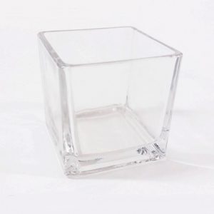 Квадратна ваза от стъкло 8x8x8см на Промо Цена с Бърза Доставка, Мнения, Препоръки, Клиентски Ревюта и Отзиви от Saksiika.com